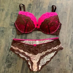 VICTORIA’S SECRET Bra and Panty Set